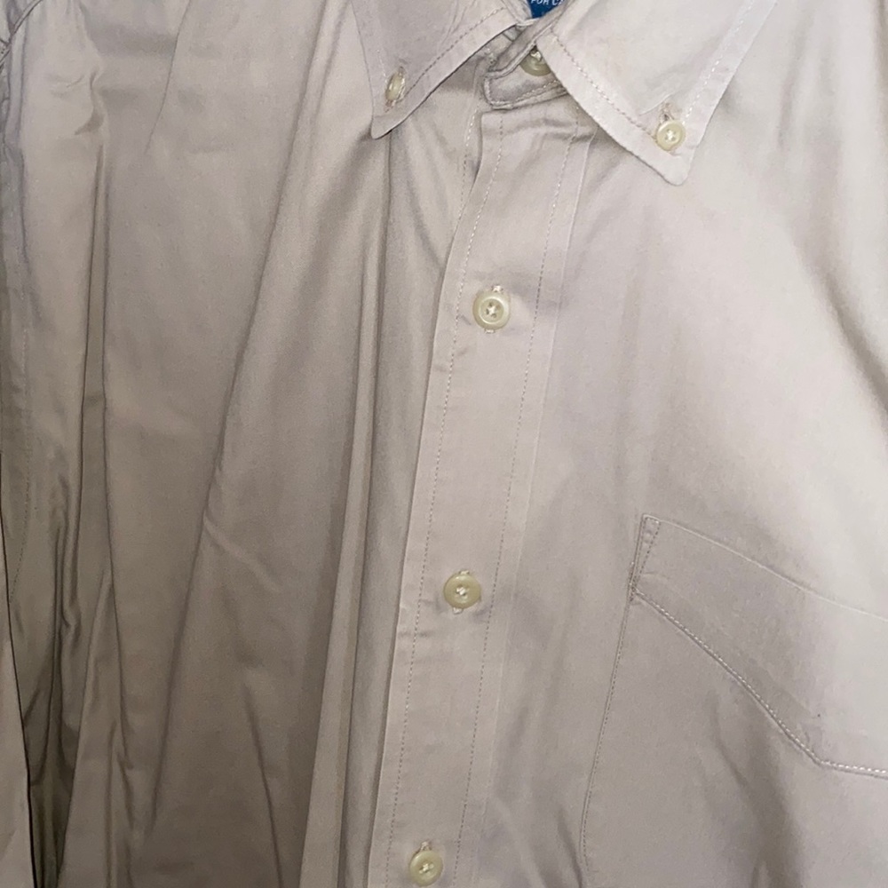 Button down - Picture 2 of 3